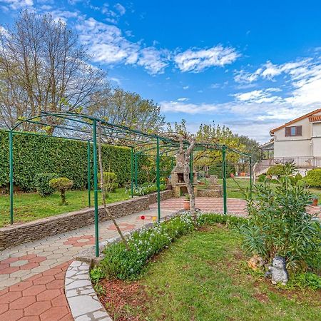 Apartment Flores Stari Pazin Eksteriør billede