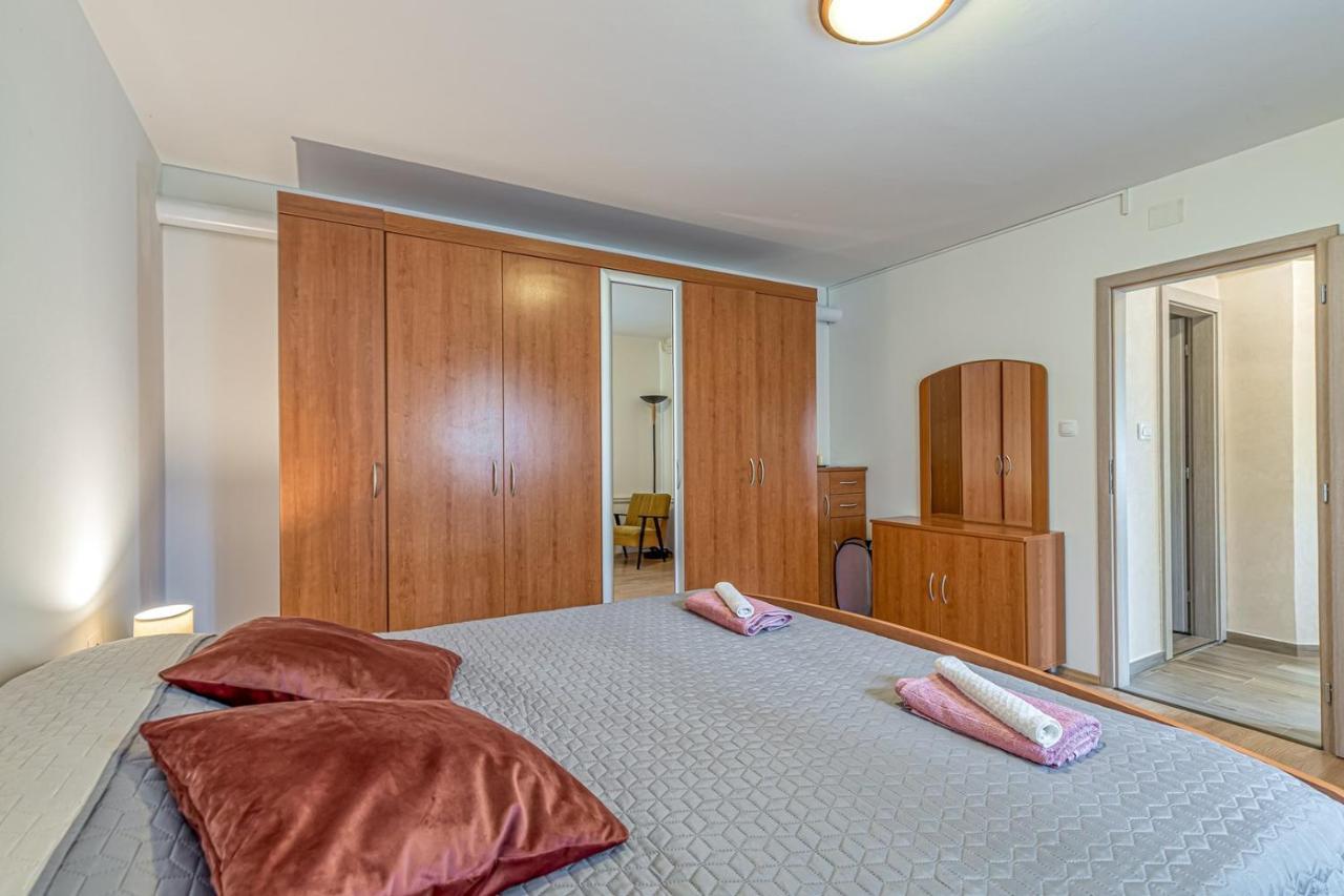 Apartment Flores Stari Pazin Eksteriør billede