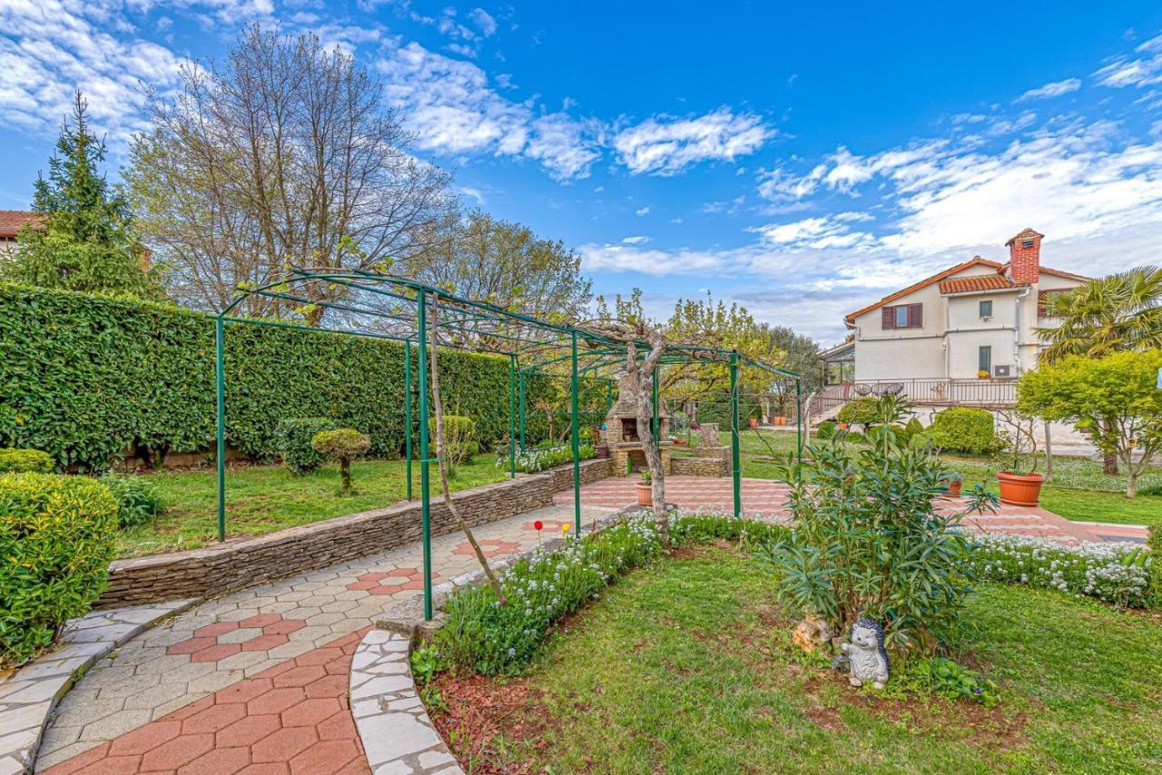 Apartment Flores Stari Pazin Eksteriør billede