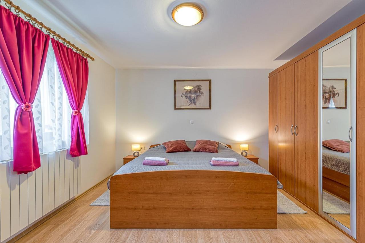 Apartment Flores Stari Pazin Eksteriør billede